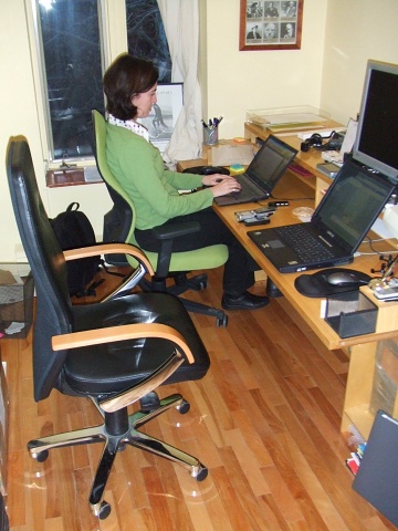 DSCF5994 - Mary's New Office Chair